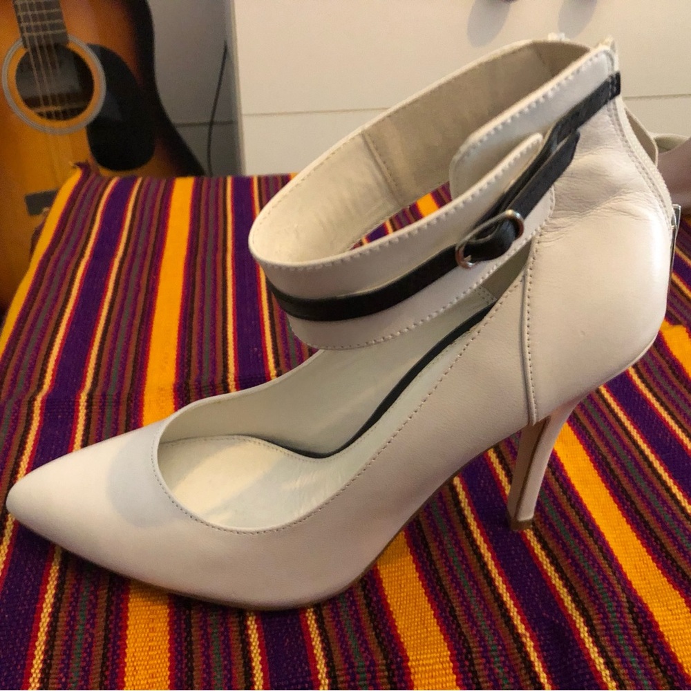 Le Chateau Black and White Pointed Toe Heels